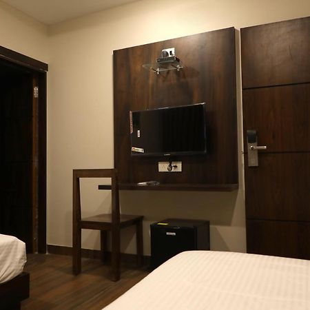 Hotel Nest Bhuj Buitenkant foto