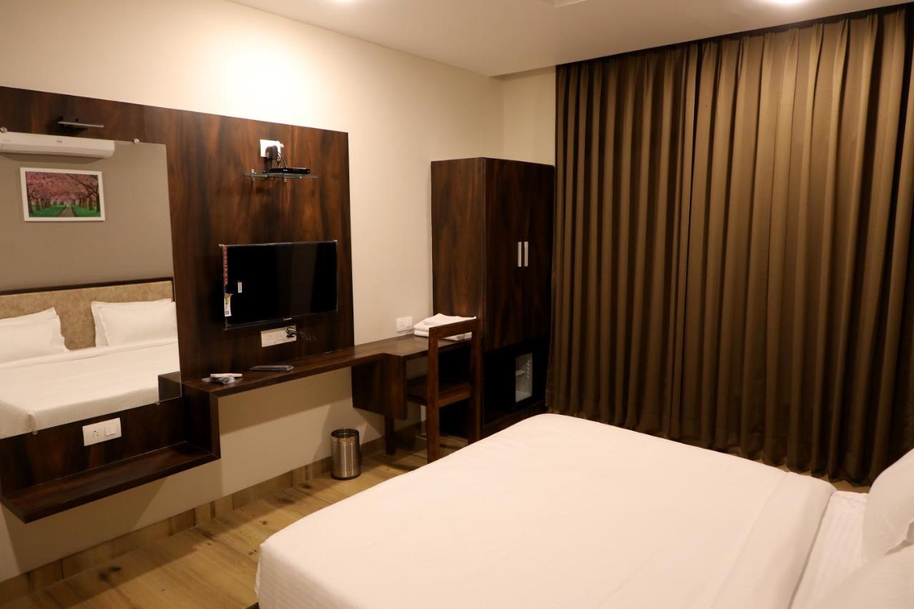 Hotel Nest Bhuj Buitenkant foto