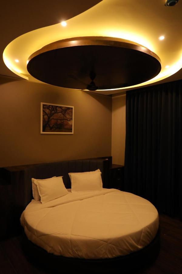 Hotel Nest Bhuj Buitenkant foto