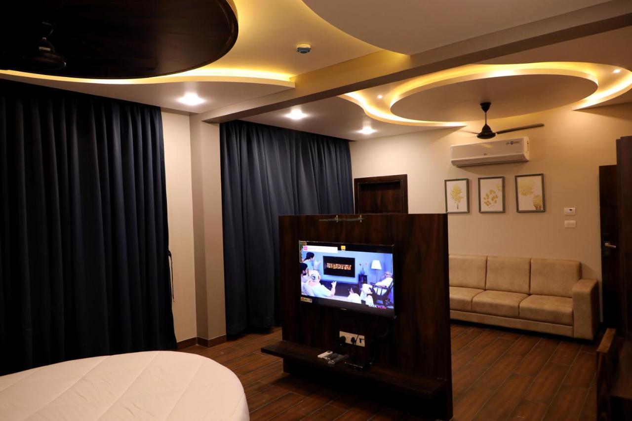 Hotel Nest Bhuj Buitenkant foto